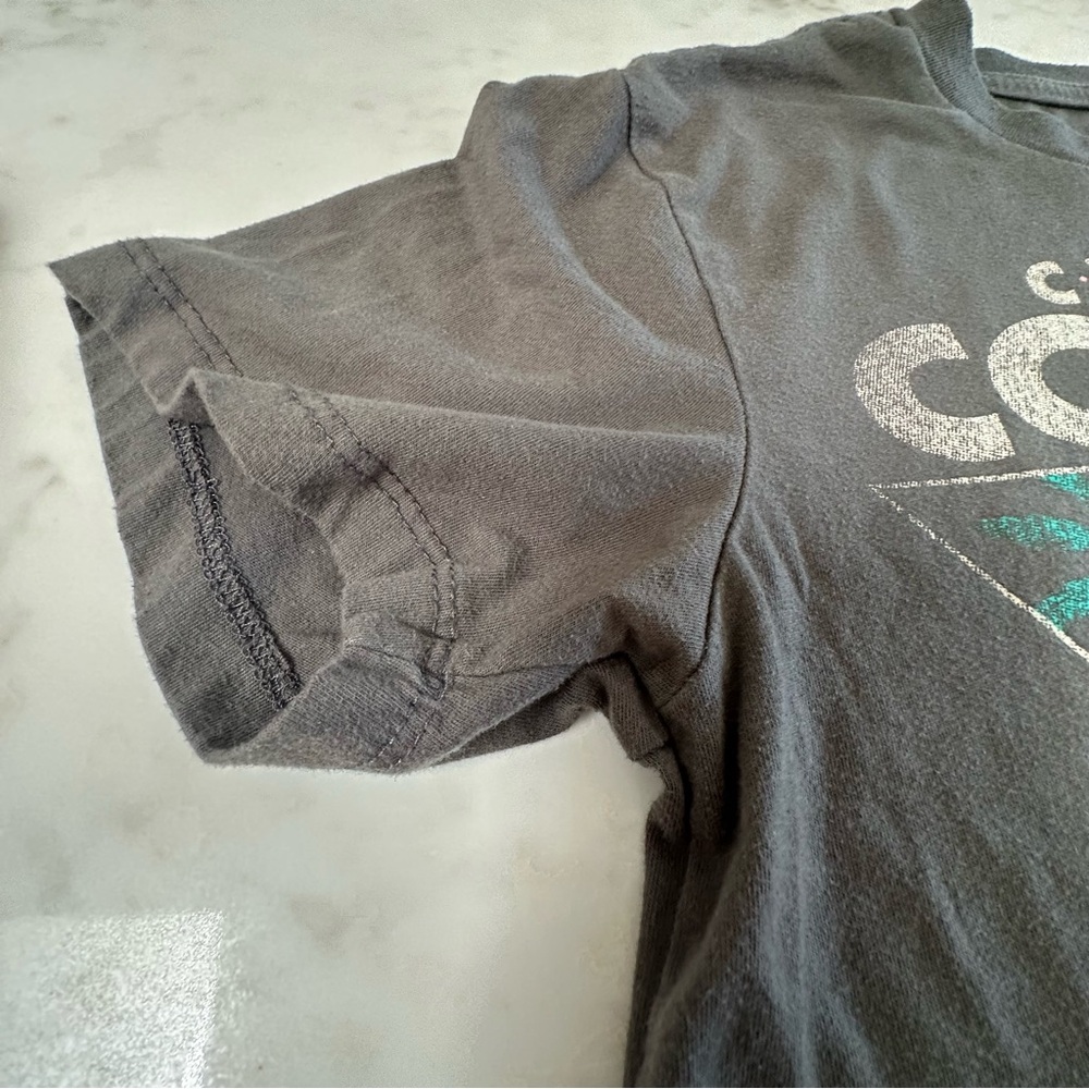 Chevrolet Corvette Graphic Crop Tee - Gray. Size XS - Picture 5 of 9